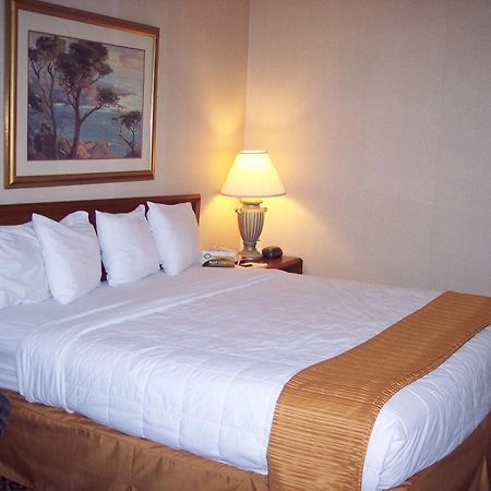 Quality Inn And Conference Center Springfield Pokoj fotografie