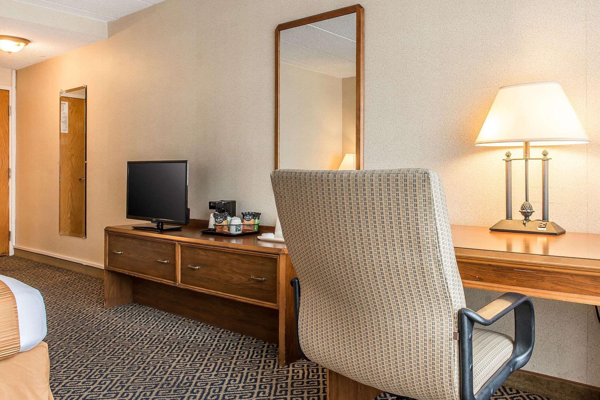 Quality Inn And Conference Center Springfield Exteriér fotografie